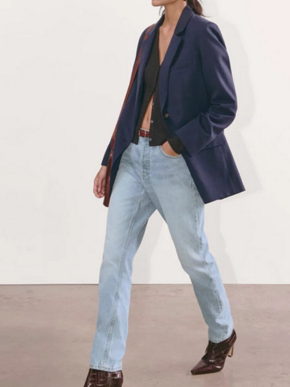 Everlane The ’90s Cheeky® Jean, size 27, vintage sunbleached blue